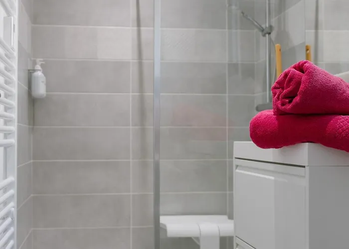 Le De L 'avenue 1 A 3 Personnes *